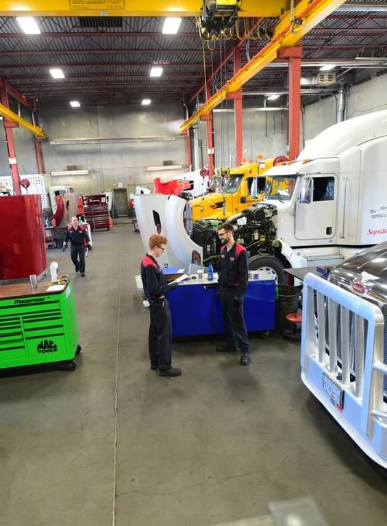 Peterbilt service bay